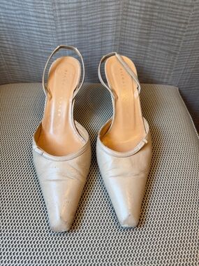 Richard Tyler Beige Pointed-Toe Slingback Pumps
